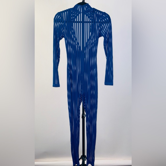 Shane Justin Blue Striped One Piece - Picture 4 of 4